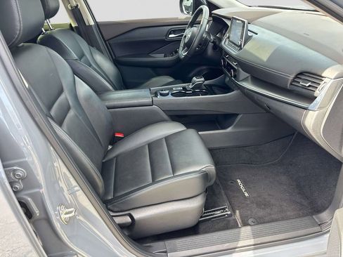 Used 2023 Nissan Rogue SV w/ SV Premium B Package image 15