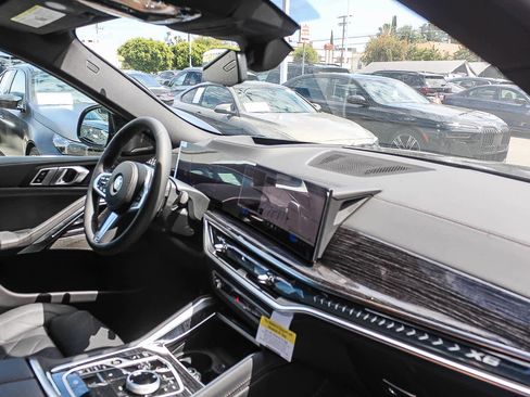 New 2026 BMW X6 xDrive40i w/ Executive Package AWD/4WD image 17