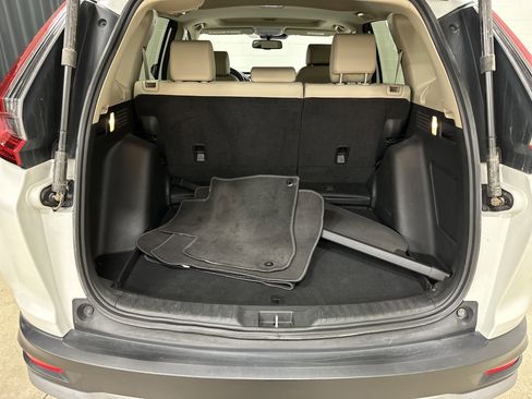 Used 2020 Honda CR-V Touring image 32