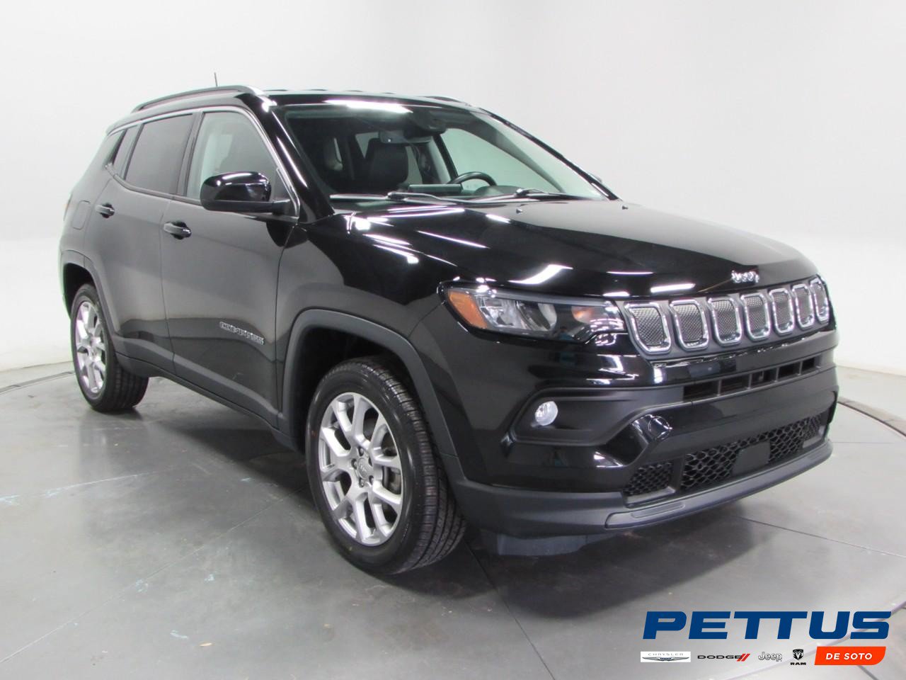 Used 2022 Jeep Compass Latitude AWD/4WD image 1