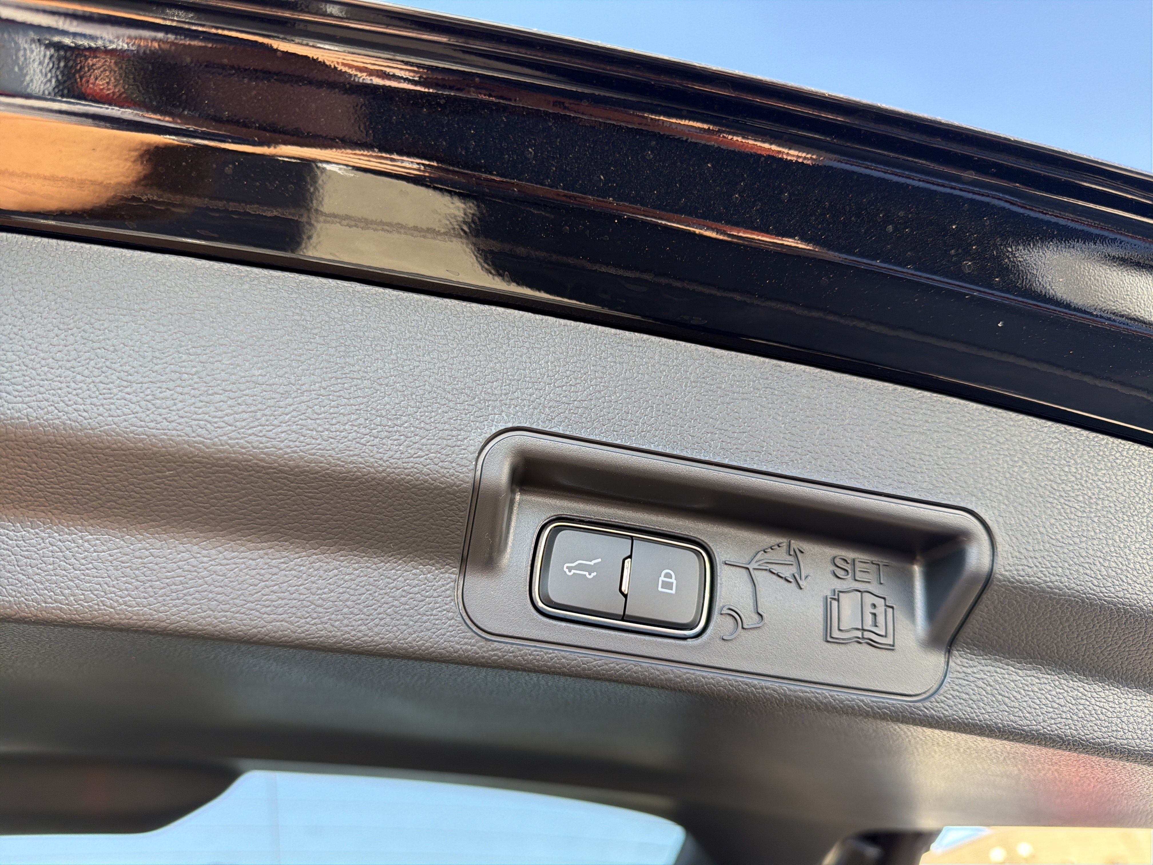 New 2027 Ford Explorer ST-Line AWD/4WD image 24