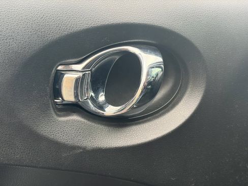 Used 2014 Nissan Juke S image 7