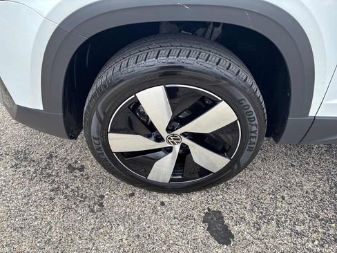 Used 2025 Volkswagen Taos S AWD/4WD image 32