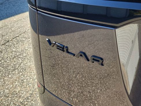Used 2023 Land Rover Range Rover Velar R-Dynamic S image 12