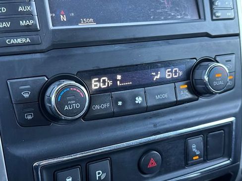 Used 2018 Nissan Titan SL w/ Chrome Package image 28