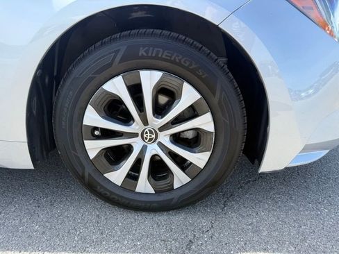 Used 2022 Toyota Corolla LE FWD image 4