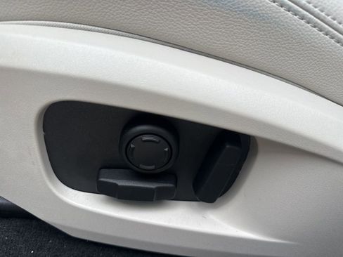 Used 2025 Jaguar F-PACE R-Dynamic S image 15