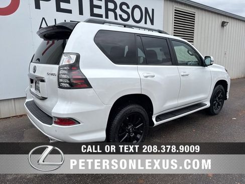 Used 2023 Lexus GX 460 image 3