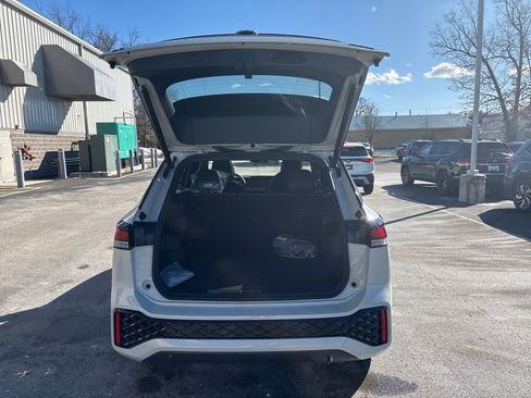 New 2026 Volkswagen Tiguan SE R-Line image 18