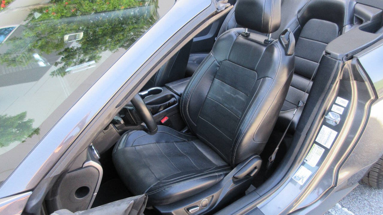 Used 2019 Ford Mustang Premium w/ Equipment Group 201A RWD image 11