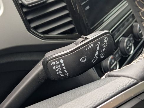 Used 2022 Volkswagen Atlas SE image 26