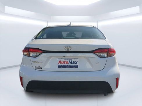 Used 2025 Toyota Corolla LE FWD image 4
