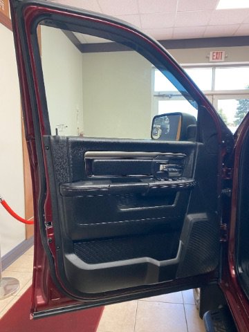 Used 2018 RAM 2500 Big Horn w/ Sport Appearance Group AWD/4WD image 8
