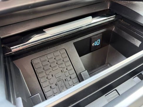 Used 2024 Ford F250 Lariat w/ Lariat Ultimate Package image 38