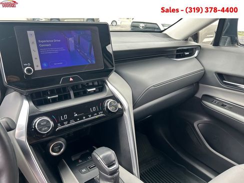 Certified 2023 Toyota Venza LE AWD/4WD image 16
