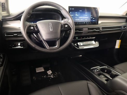 New 2026 Lincoln Corsair Premiere image 2