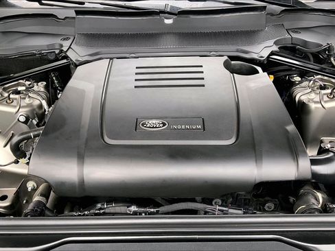 Certified 2025 Land Rover Discovery Dynamic SE AWD/4WD image 29