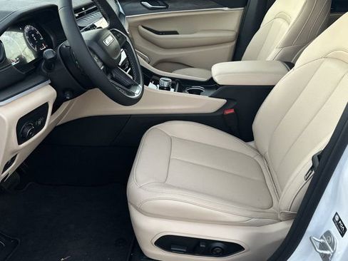 New 2026 Jeep Grand Cherokee Limited image 9