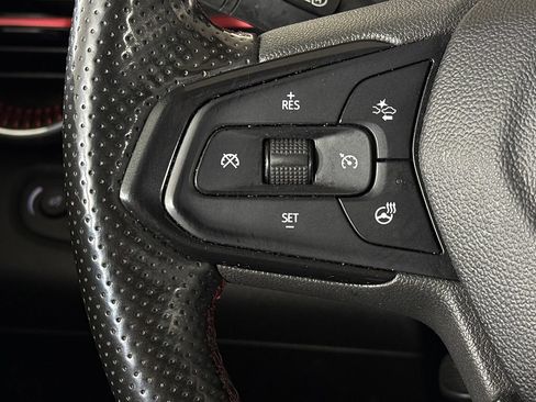 Used 2024 Chevrolet Trax RS FWD image 26