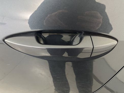 Used 2016 Toyota Corolla LE image 17