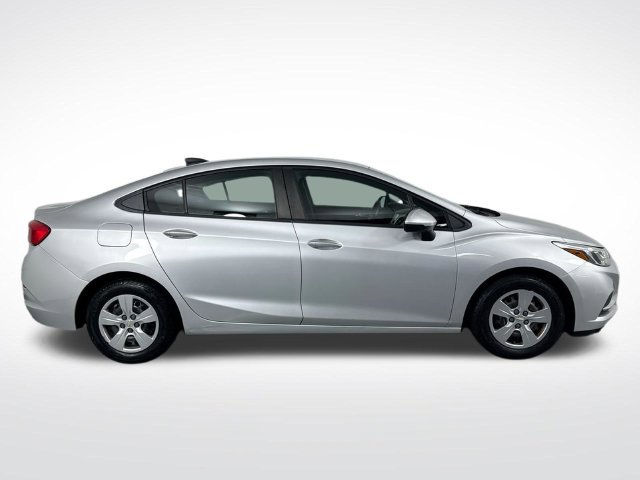 Used 2018 Chevrolet Cruze LS FWD image 32