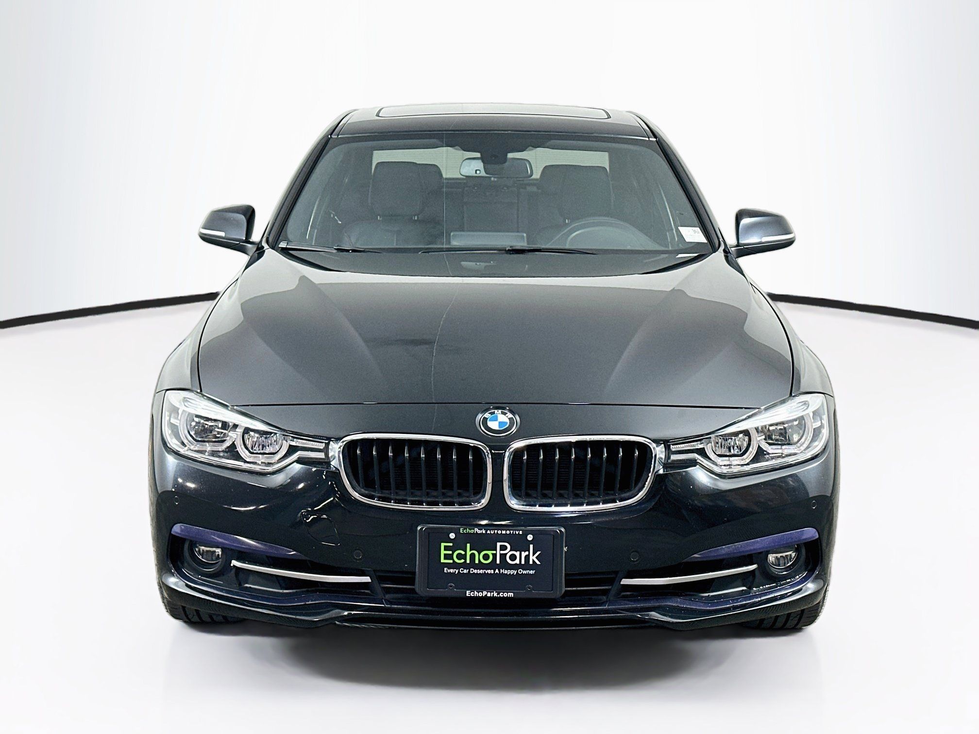 Used 2018 BMW 330i xDrive Sedan w/ Convenience Package AWD/4WD image 2