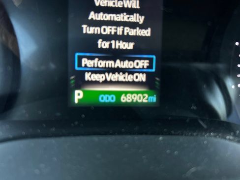 Certified 2022 Toyota Sienna XLE w/ XLE Plus Package FWD image 9