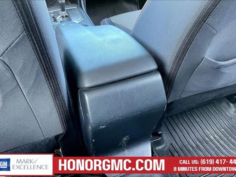 Used 2019 Subaru Crosstrek 2.0i Premium image 10