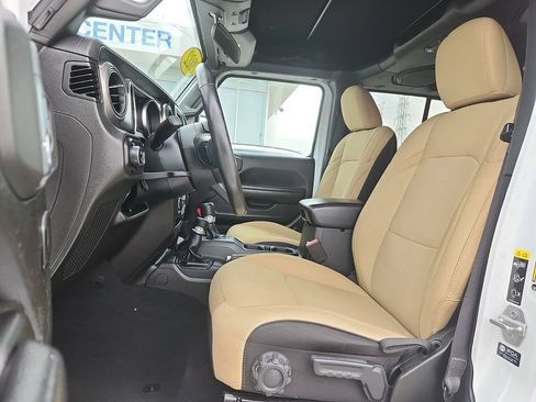 Used 2022 Jeep Gladiator Sport AWD/4WD image 8