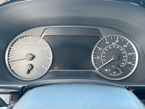 Used 2023 INFINITI QX60 Pure image 42