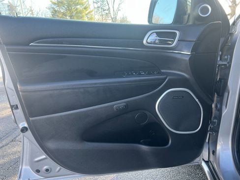 Used 2018 Jeep Grand Cherokee Summit AWD/4WD image 20