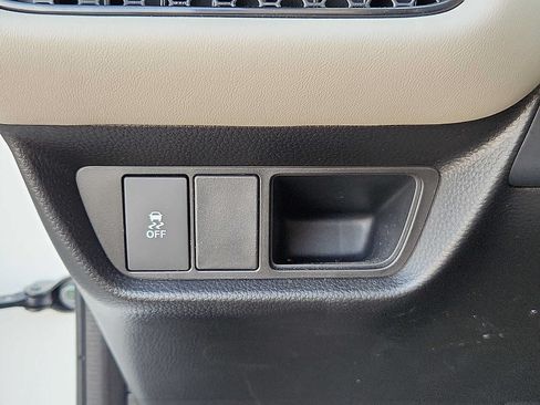Certified 2026 Honda HR-V LX image 22