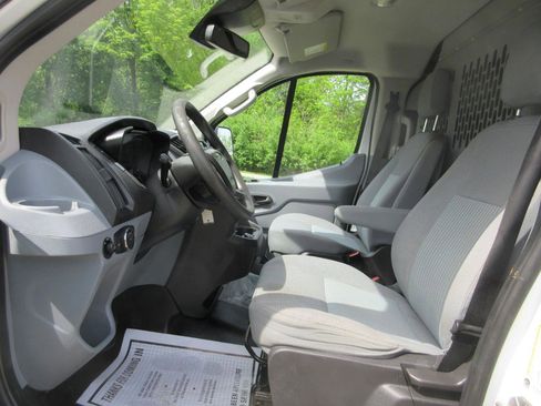 Used 2019 Ford Transit 150 130 Low Roof RWD image 34