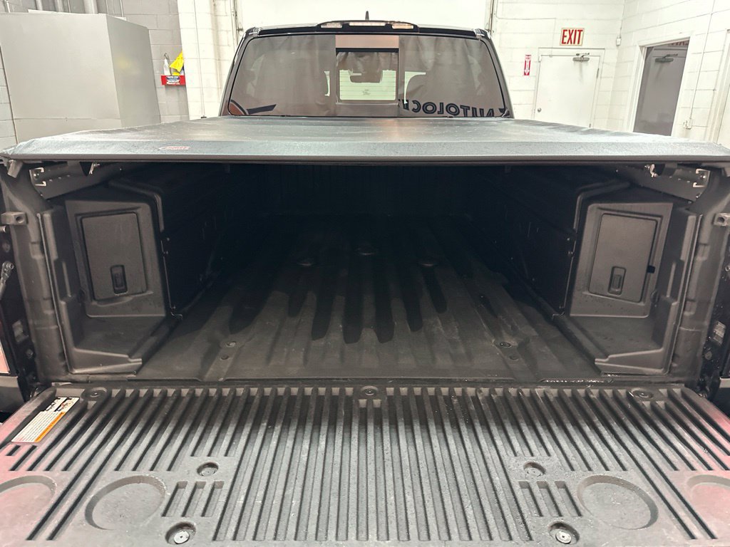 Used 2024 Nissan Titan PRO-4X w/ Pro-4x Convenience Package AWD/4WD image 12