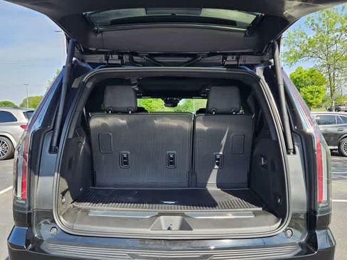 Used 2026 Cadillac Escalade V w/ LPO, ONYX Package AWD/4WD image 7