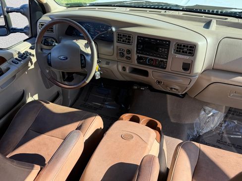 Used 2004 Ford F250 XL AWD/4WD image 11