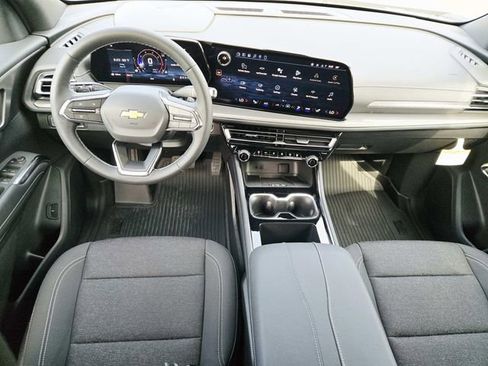 New 2026 Chevrolet Traverse LT w/ Sun and Wheel Package AWD/4WD image 7