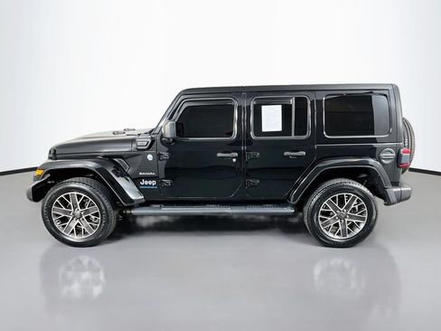 Used 2023 Jeep Wrangler Unlimited Sahara w/ Cold Weather Group AWD/4WD image 4