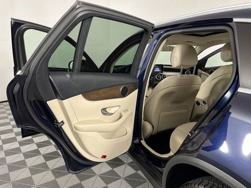 Used 2019 Mercedes-Benz GLC 300 4MATIC image 37