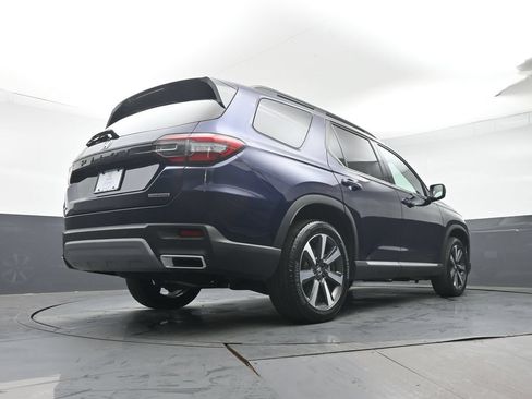 Certified 2024 Honda Pilot Touring image 36