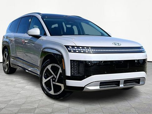Used 2026 Hyundai Ioniq 9 Limited image 12