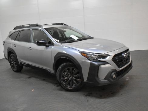 Certified 2025 Subaru Outback Onyx Edition image 1