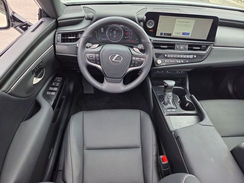 Used 2024 Lexus ES 300h w/ Premium Package FWD image 4