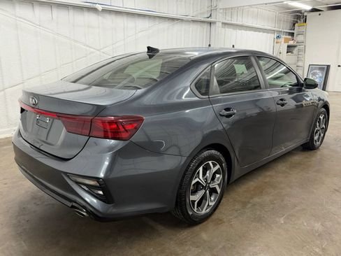 Used 2019 Kia Forte LXS FWD image 4