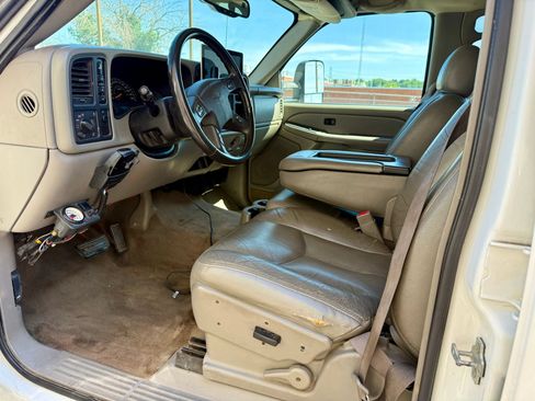 Used 2004 Chevrolet Silverado 3500 4x4 Crew Cab w/ Heavy-Duty Power Package image 38