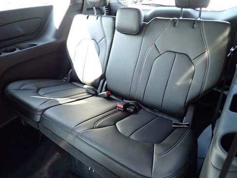 New 2026 Chrysler Pacifica Select image 14