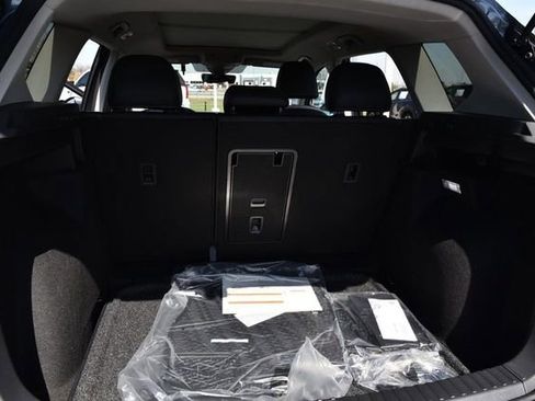 New 2026 Volkswagen Taos SE image 24