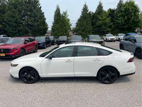 Used 2023 Honda Accord Sport image 2