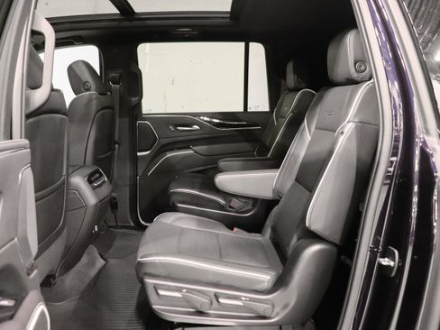 Certified 2023 Cadillac Escalade ESV Sport w/ LPO, ONYX Package AWD/4WD image 19