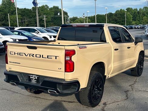 Used 2021 Chevrolet Silverado 1500 LT Trail Boss w/ Convenience Package II AWD/4WD image 3